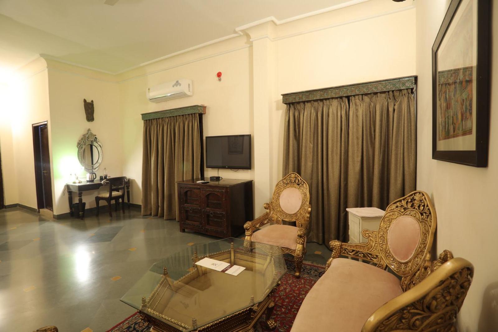The Royal Retreat Resort & Spa Udaipur Ngoại thất bức ảnh
