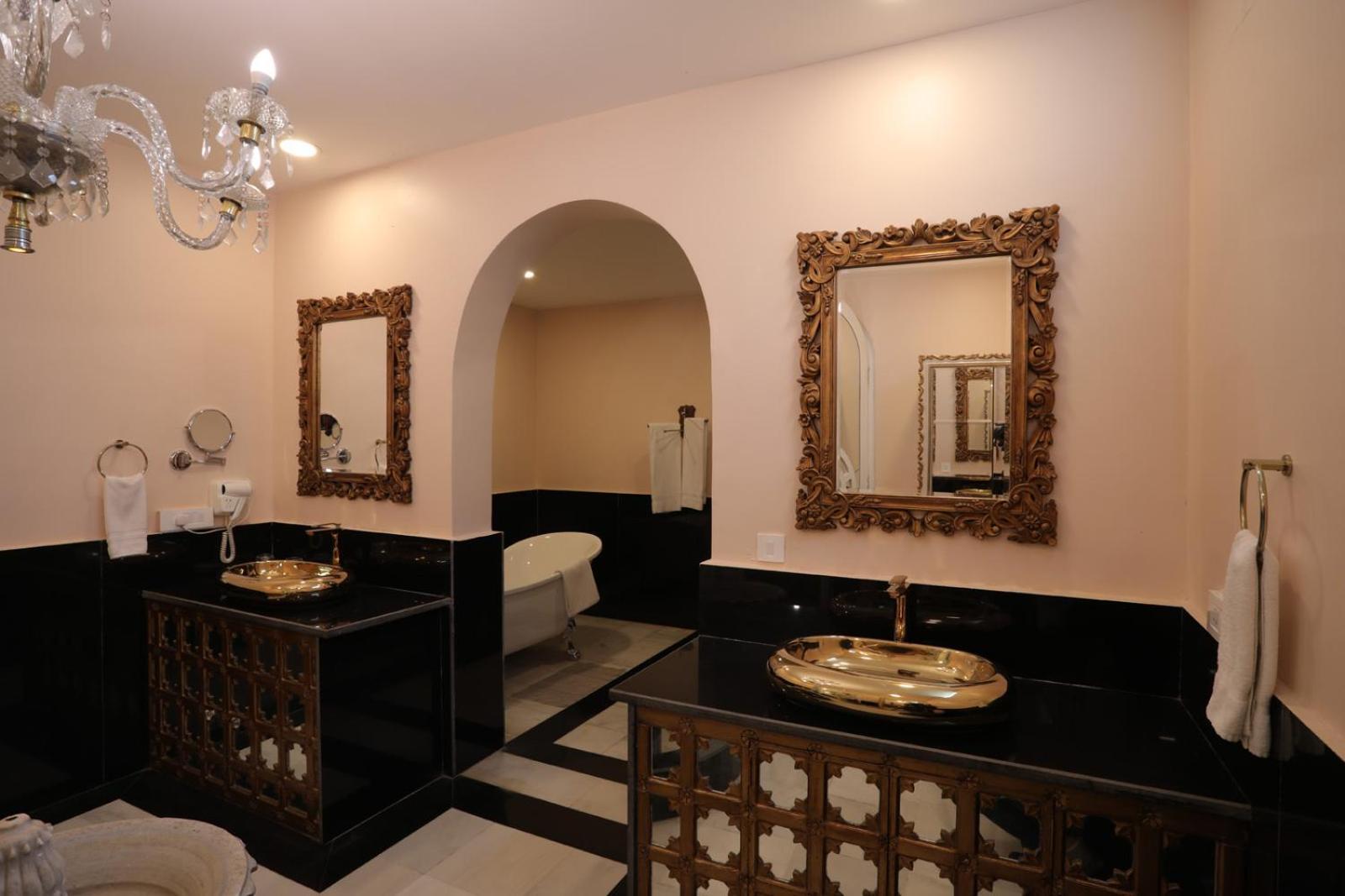 The Royal Retreat Resort & Spa Udaipur Ngoại thất bức ảnh